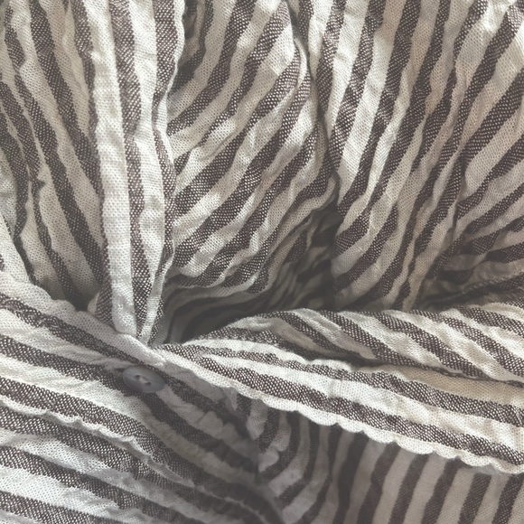 Flowy crinkle vertical striped button down long sleeve shirt brown/cream Lrg - Picture 10 of 14